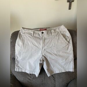 Arizona Jean Co. Men’s shorts, EUC, size 36, light gray